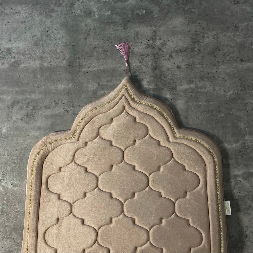 the prayer pod - fig pink